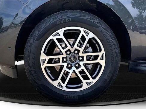 Used 2025 Ford Expedition Active AWD/4WD image 34