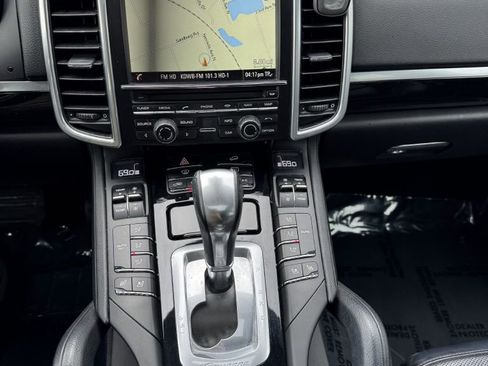 Used 2016 Porsche Cayenne w/ Premium Package Plus image 14