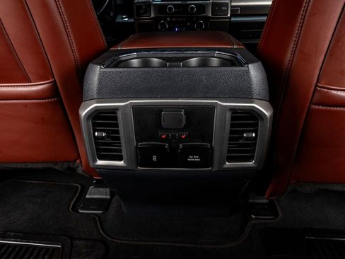 Used 2022 Ford F450 Platinum w/ FX4 Off-Road Package image 33