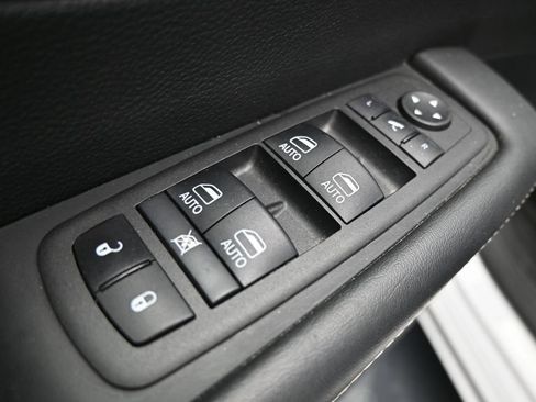 Used 2024 Chrysler Pacifica Limited w/ Uconnect Theater Family Group AWD/4WD image 11