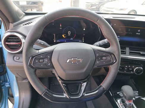 Used 2026 Chevrolet Trax RS w/ Sunroof Package FWD image 77