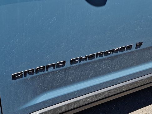 New 2026 Jeep Grand Cherokee Limited w/ Limited Altitude Package AWD/4WD image 5