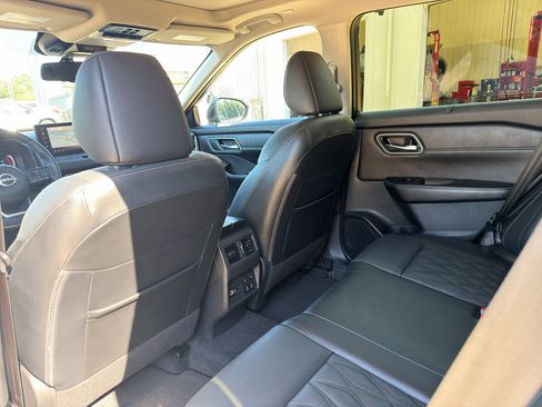 Used 2024 Nissan Rogue Platinum w/ Platinum Premium Package AWD/4WD image 13