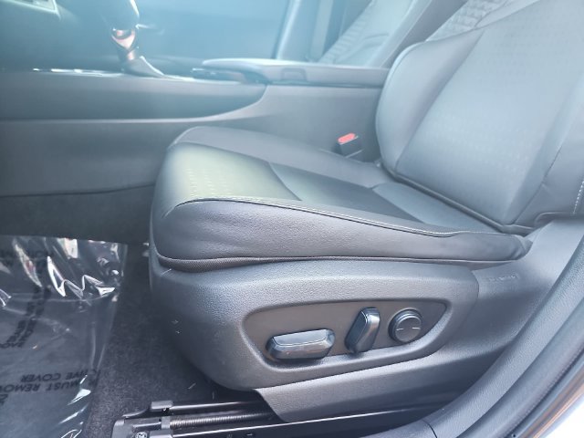 Used 2020 Lexus UX 250h w/ Accessory Package 2 AWD/4WD image 25