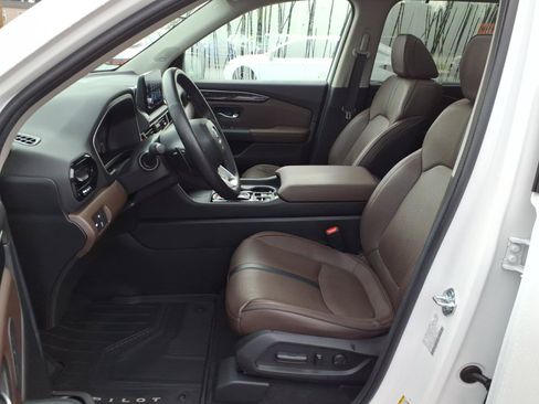 Certified 2025 Honda Pilot Elite image 4