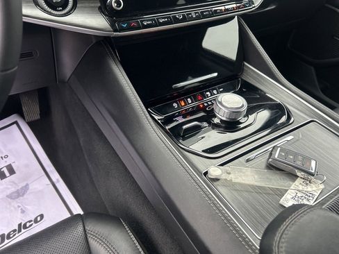 Used 2023 Jeep Wagoneer L Series II image 23