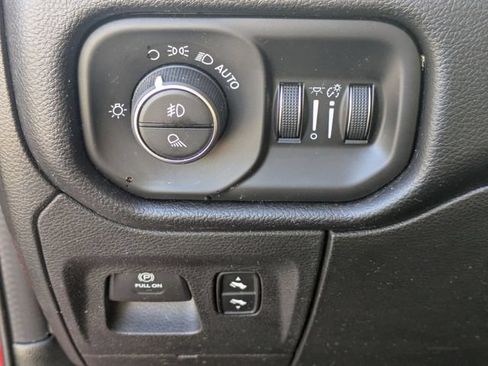 Used 2019 RAM 1500 Big Horn AWD/4WD image 17