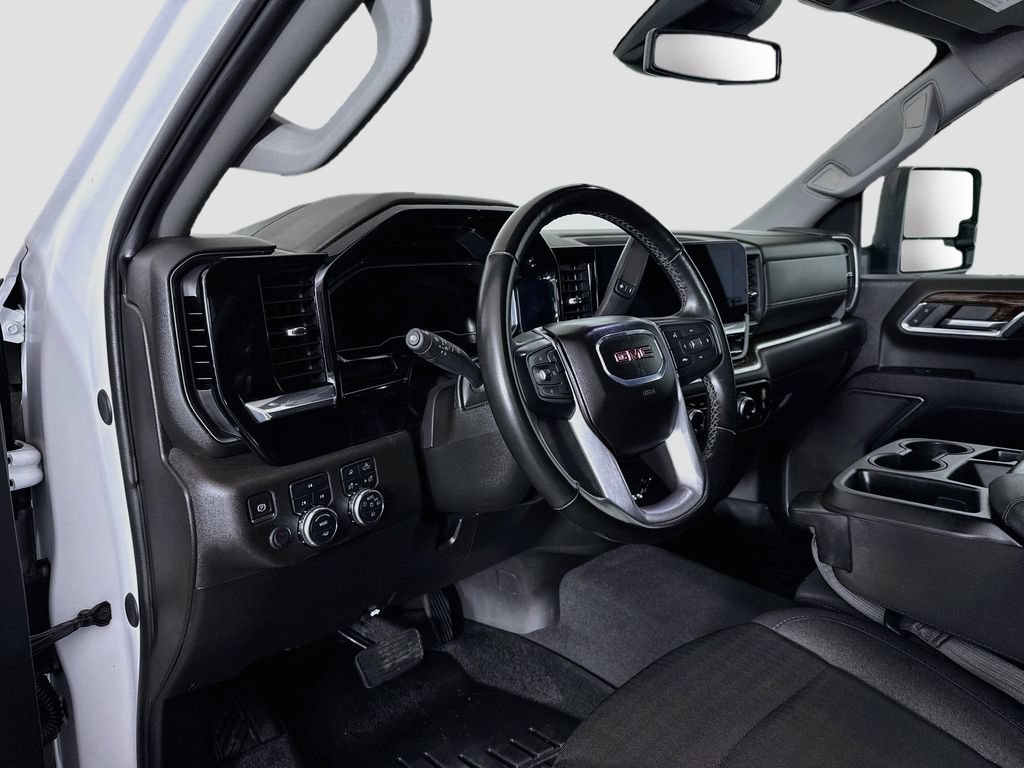 Used 2024 GMC Sierra 3500 SLE w/ SLE Convenience Package AWD/4WD image 9