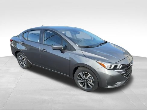 Used 2024 Nissan Versa SV FWD image 2