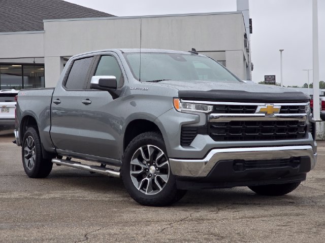 Used 2023 Chevrolet Silverado 1500 LT AWD/4WD image 2