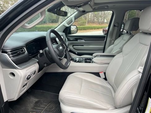 Used 2024 Jeep Wagoneer Series II w/ Premium Group I image 6