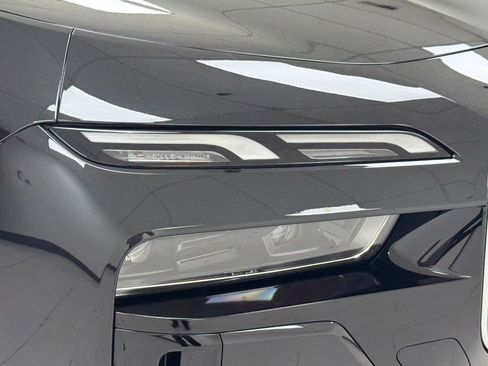 Used 2025 BMW 740i xDrive image 36