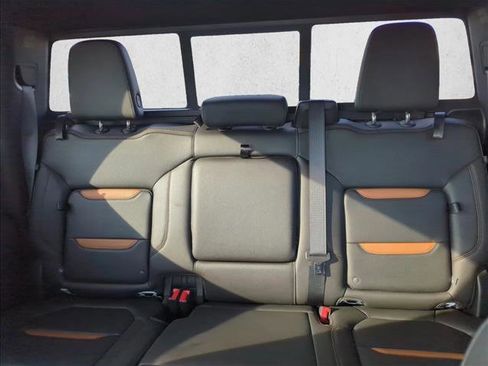 Used 2020 GMC Sierra 1500 AT4 w/ Off-Road Performance Package image 21