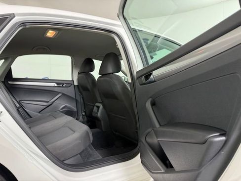 Used 2012 Volkswagen Passat 2.5 S image 19