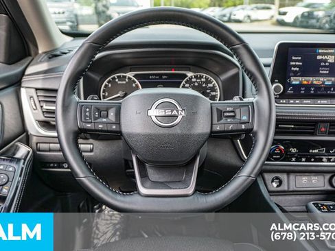 Used 2025 Nissan Rogue SV image 28