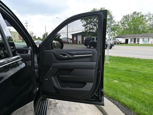 Used 2021 GMC Yukon Denali w/ Denali Ultimate Package image 18