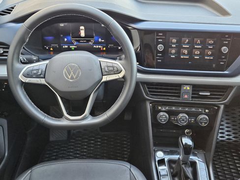 Used 2024 Volkswagen Taos SE image 27