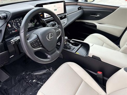 Certified 2025 Lexus ES 350 w/ Premium Package image 21