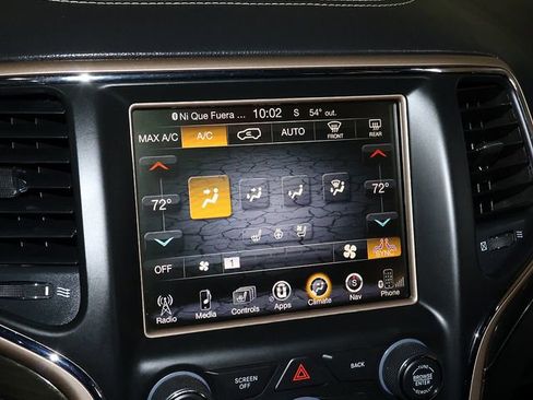 Used 2014 Jeep Grand Cherokee Overland w/ Advanced Technology Group AWD/4WD image 21