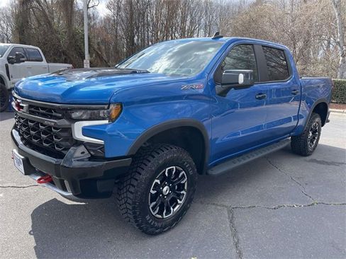 Used 2024 Chevrolet Silverado 1500 ZR2 w/ Technology Package image 3