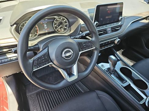 Certified 2023 Nissan Altima 2.5 SV FWD image 15