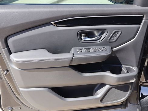 Used 2025 Honda Pilot EX-L image 20
