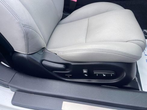 Used 2011 Lexus IS 250C w/ Luxury Pkg image 10