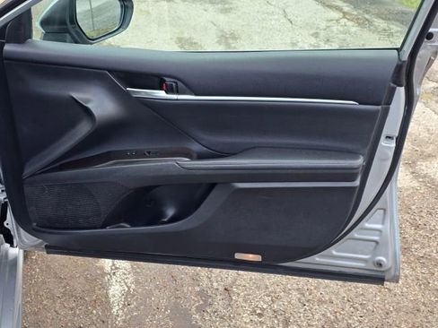 Used 2024 Toyota Camry XSE FWD image 16