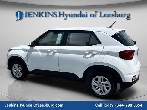 Used 2026 Hyundai Venue SE FWD image 7