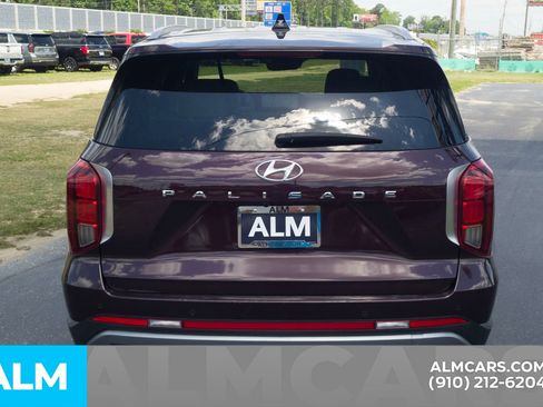 Used 2024 Hyundai Palisade Limited FWD image 7