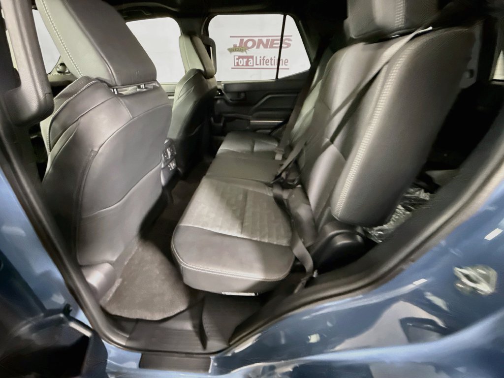 Certified 2025 Toyota 4Runner TRD Off-Road Premium AWD/4WD image 28