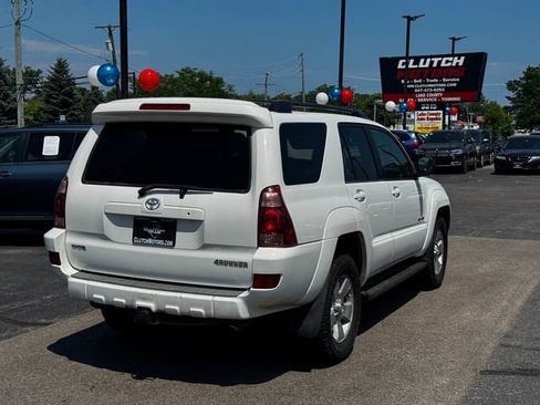 Used 2005 Toyota 4Runner SR5 w/ Preferred Accessory Pkg AWD/4WD image 5