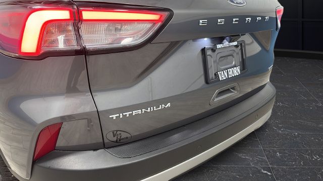 Used 2022 Ford Escape Titanium AWD/4WD image 39