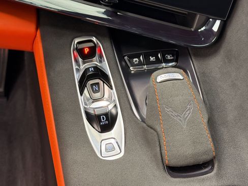 Used 2025 Chevrolet Corvette Stingray Premium Conv w/ Stealth Interior Trim Package RWD image 15