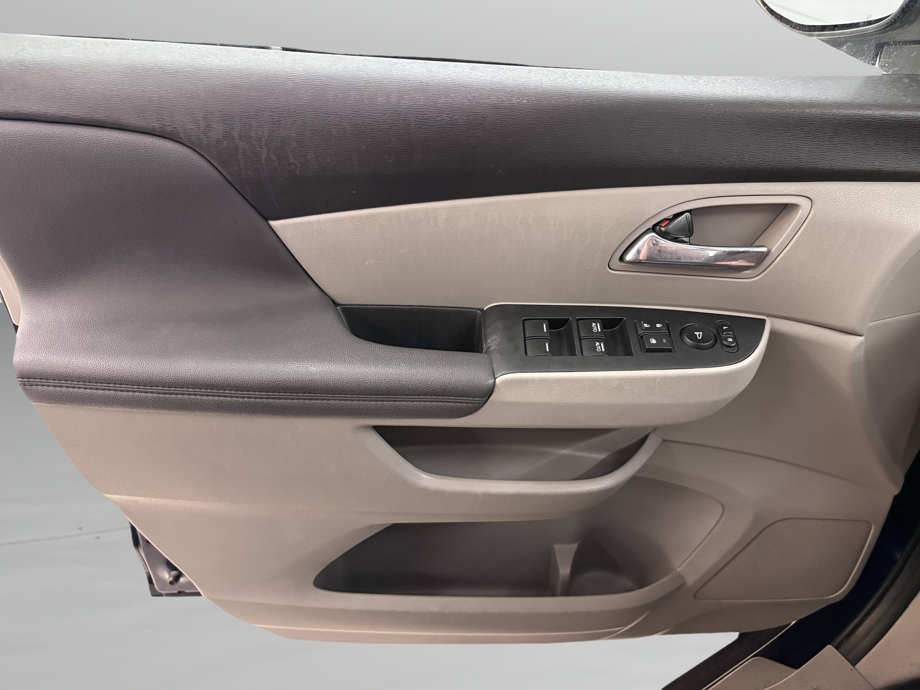 Used 2015 Honda Odyssey EX-L image 29