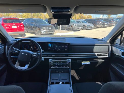 Certified 2025 Hyundai Santa Fe SE image 24