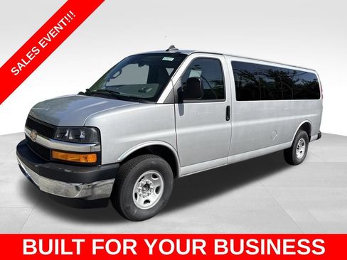 New 2026 Chevrolet Express 3500 LT w/ LT Preferred Equipment Group RWD image 1