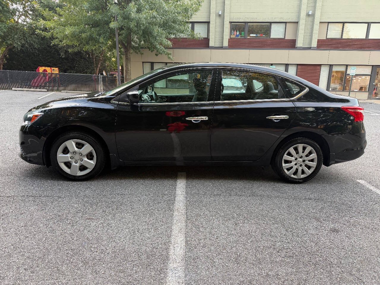 Used 2017 Nissan Sentra SV FWD image 3