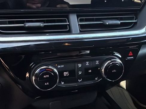 Certified 2024 Chevrolet Trax RS w/ Driver Confidence Package image 22