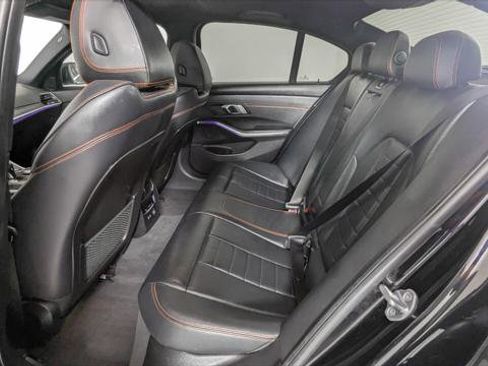 Used 2019 BMW 330i Sedan w/ Premium Package image 18