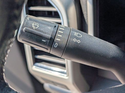 Used 2020 Ford F150 Lariat image 25