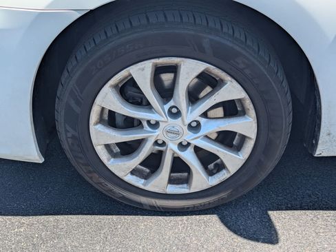 Used 2017 Nissan Sentra S w/ S Style Package FWD image 13