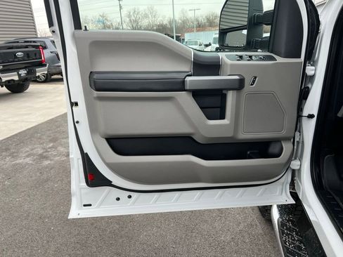 Used 2017 Ford F250 XLT w/ FX4 Off-Road Package image 11