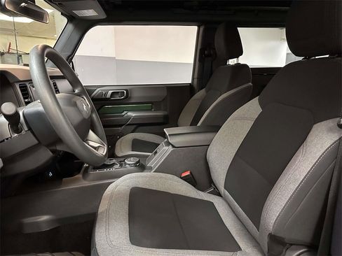 Used 2023 Ford Bronco Base image 13