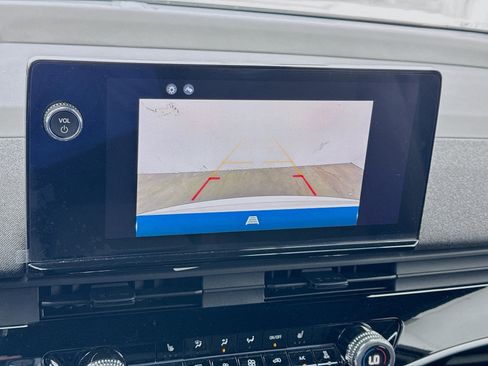 Used 2024 Honda Prologue EX image 10