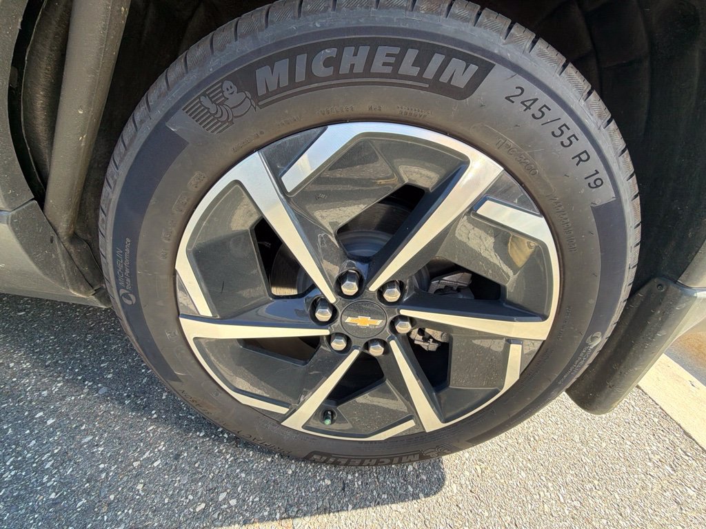 Used 2026 Chevrolet Equinox EV LT FWD image 6