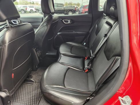 Used 2023 Jeep Compass Trailhawk w/ Trailhawk Convenience Group AWD/4WD image 15
