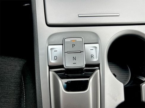 Used 2023 Hyundai Kona SE image 14