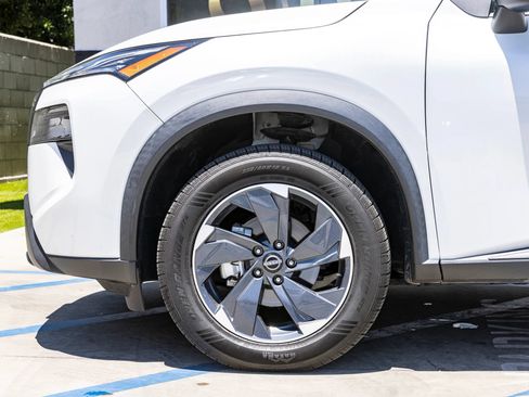 Used 2024 Nissan Rogue SV FWD image 33
