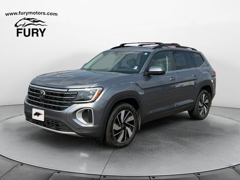 Used 2024 Volkswagen Atlas SE w/ Panoramic Sunroof Package AWD/4WD image 8